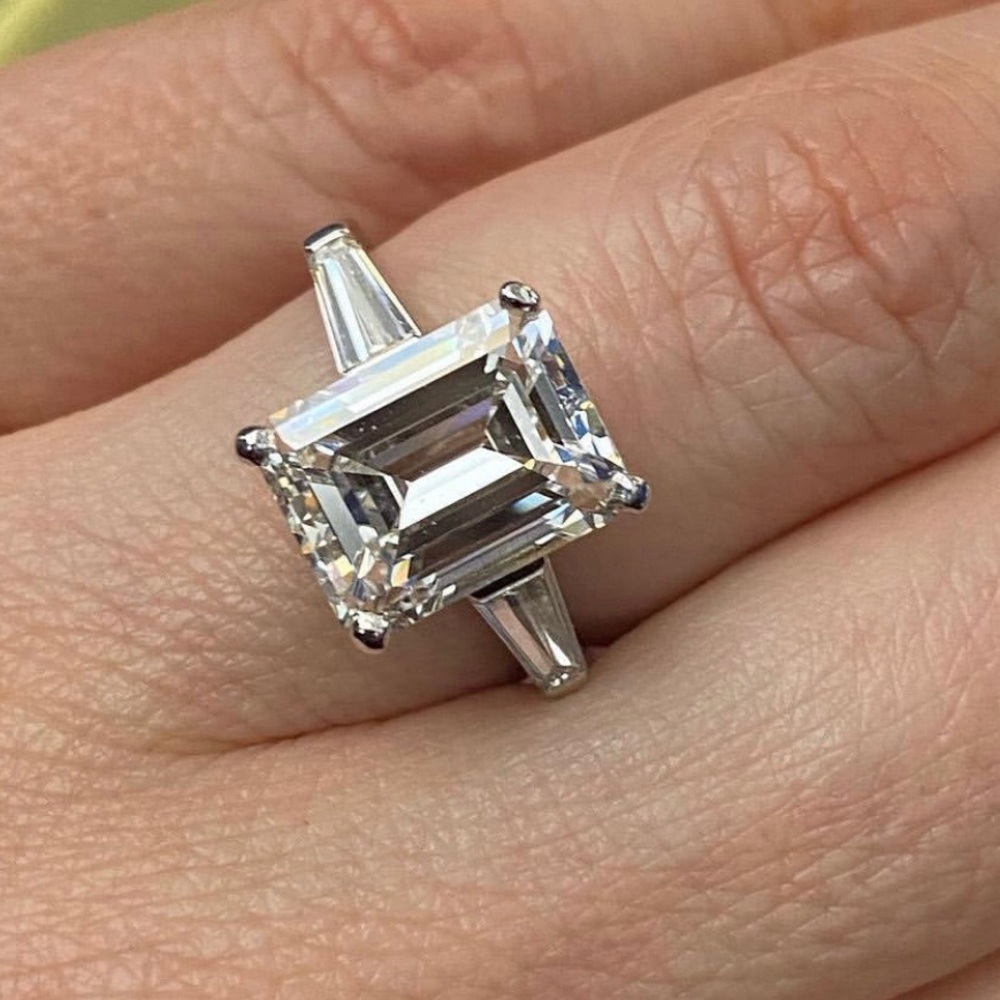 Emerald cut engagement ring